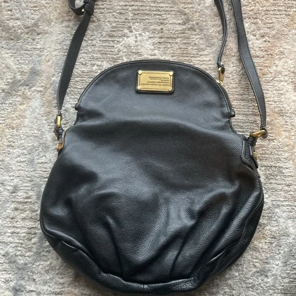 Marc by Marc Jacobs | Black Leather Bag with Antique gold hardware - Picture 3 of 3